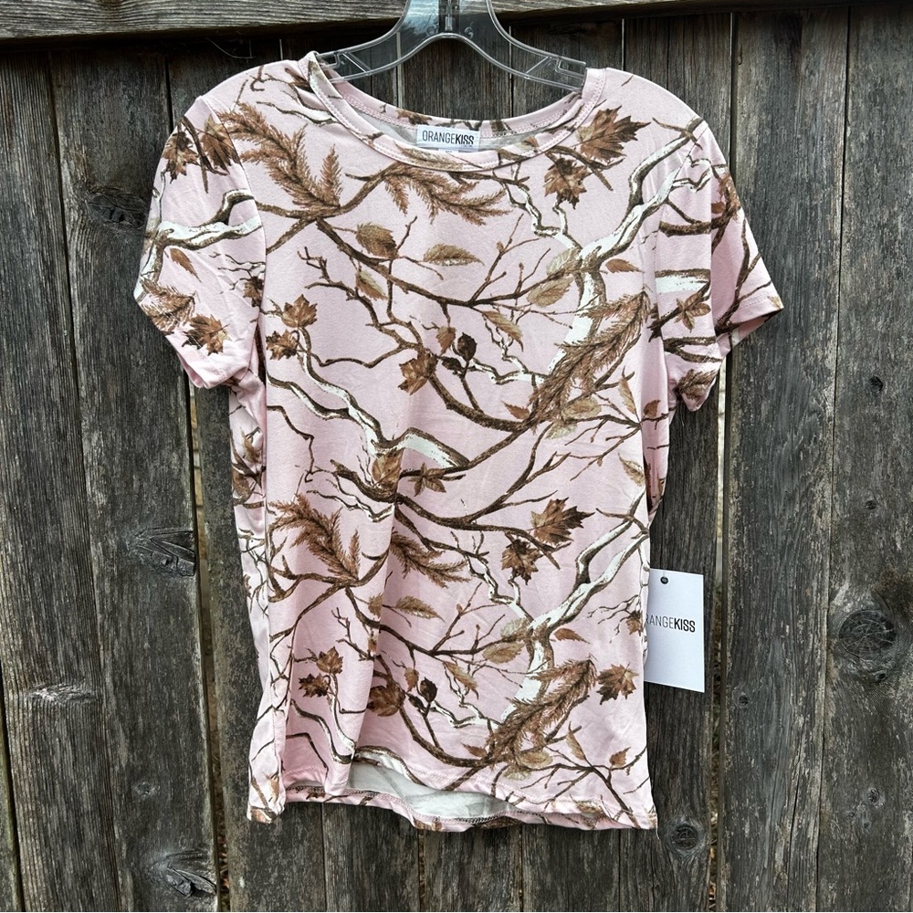Orange Kiss Pink and Brown Graphic Tee  size Junior 1X